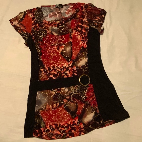 Champagne Fancy Bold Abstract Red, Black & Gold Short Sleeve Lightweight Top - Picture 3 of 12